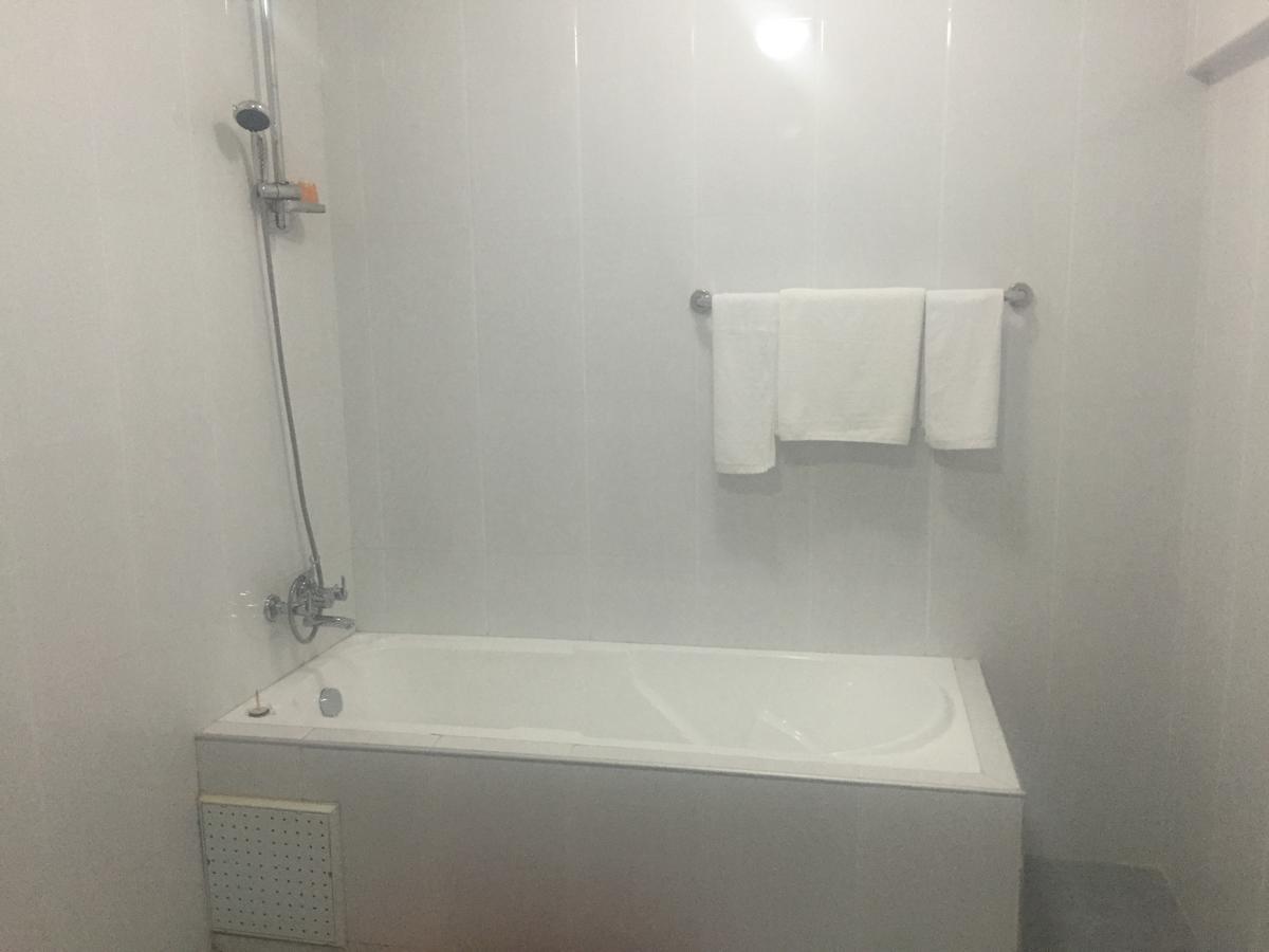 Ampomaah Hotel Акра Екстериор снимка